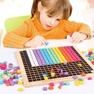 Großes Farbpuzzlebrett mit Mosaiksteinen
