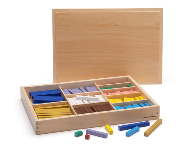 Montessori Rechenstäbchen aus Holz in den Montessori-Farben