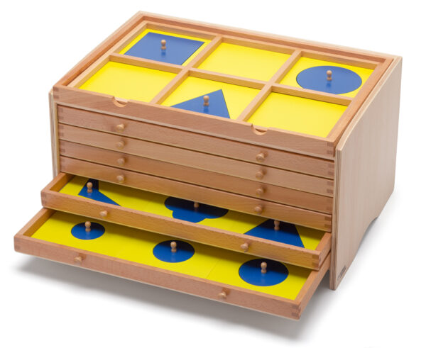 Geometrische Kommode mit Einführungsrahmen