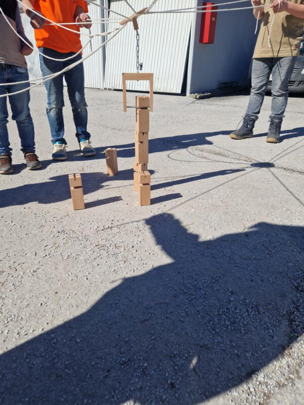Fröbelturm - Im Team zusammenarbeiten ab 6 Jahren – Bild 6