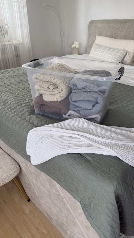 12 x XL Aufbewahrungsbox mit Deckel - stapelbar und rollbar 2 12 x XL Aufbewahrungsbox mit Deckel - stapelbar und rollbar – Bild 2