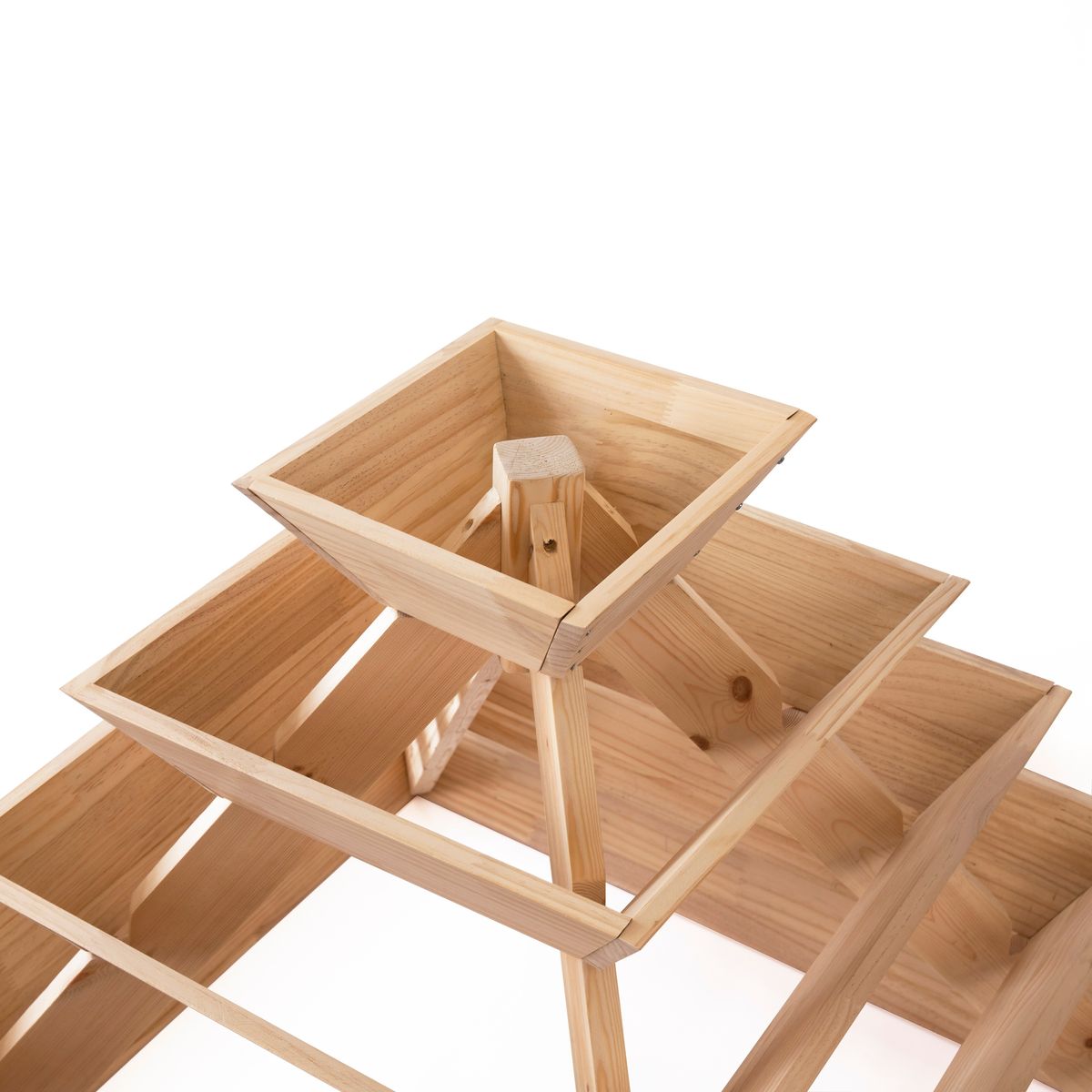 Große Pflanzpyramide aus witterungsbeständigem Lärchenholz - ideal als Erdbeerpyramide, Kräuterpyramide oder Blumenpyramide 4 Große Pflanzpyramide aus witterungsbeständigem Lärchenholz - ideal als Erdbeerpyramide, Kräuterpyramide oder Blumenpyramide – Bild 4