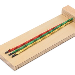 Brett mit Kordeln zum Flechten
