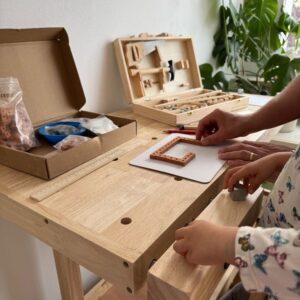 Die Kinderwerkstatt – Kinderwerkbank mit Werkzeugkoffer