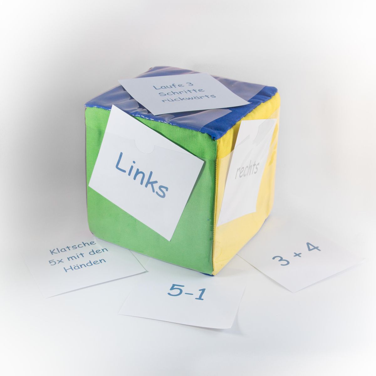 Farbenwürfel aus Stoff 3 Farbenwürfel aus Stoff – Bild 3