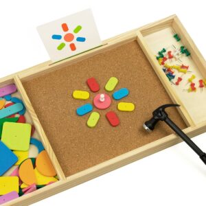 Nagelspiel mit Hammer - Kreative Formen aus Holz